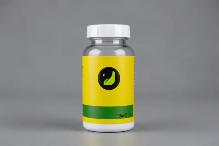 Embalagem de colágeno tipo 2 com selo de aprovação simulado, sobre uma superfície limpa.